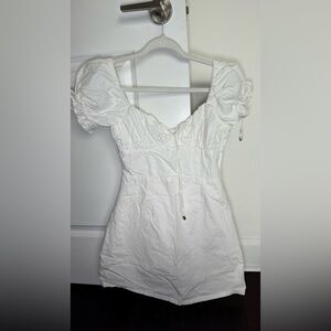 Elegant White Puff sleeve dress